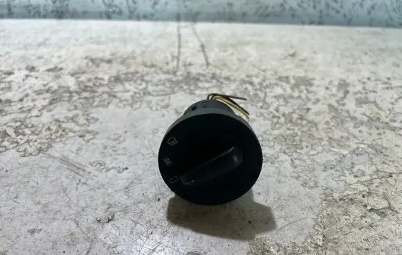 BMW 5 E39 Light switch 8363683