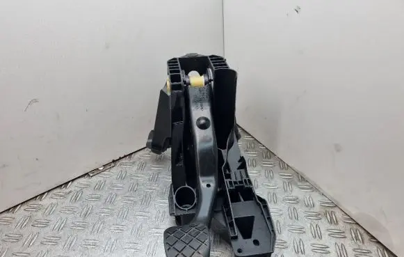 Volkswagen Golf VII Brake pedal 5Q1721058AM S420MC
