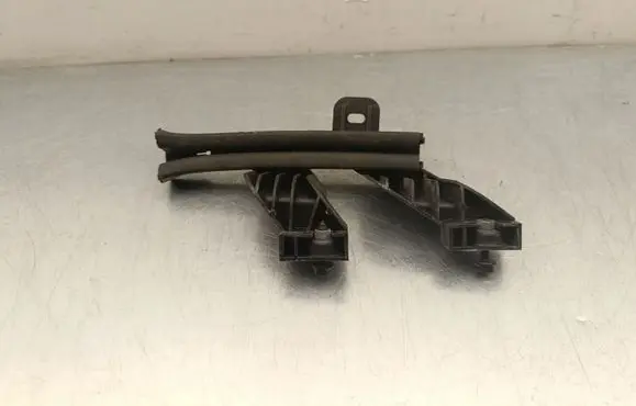 Peugeot 3008 II Front door windshield rail 9811414380