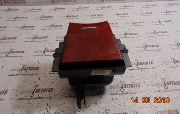 Mercedes-Benz E W211 Ashtray (front) A2116800350