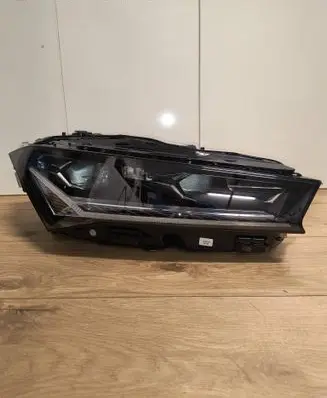 Skoda Superb B9 Headlight/headlamp 3P1941016B LF77310 9000VR400W