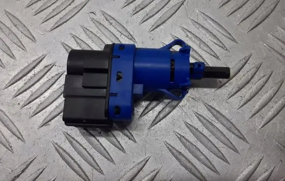 Mazda 3 II Brake pedal sensor switch