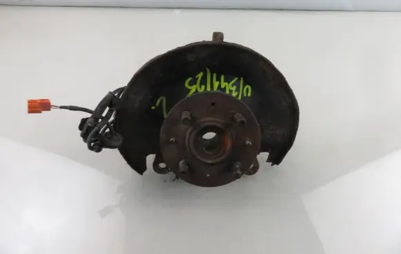 Front wheel hub spindle knuckle