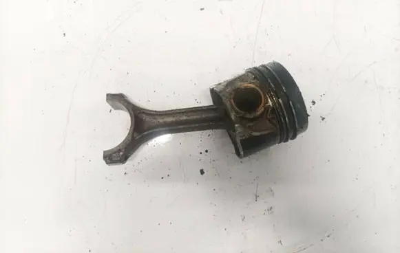 Ford Galaxy Piston with connecting rod