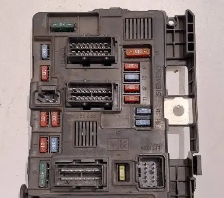 Citroen Berlingo Fuse module 9650618480 T118470003K 149024243