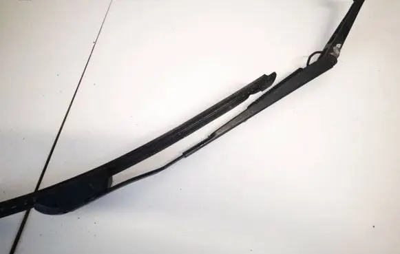 Jeep Grand Cherokee (WK) Front wiper blade arm