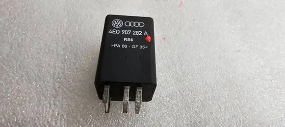 Audi Q7 4L Glow plug pre-heat relay 4E0907282A PA66GF35 050716