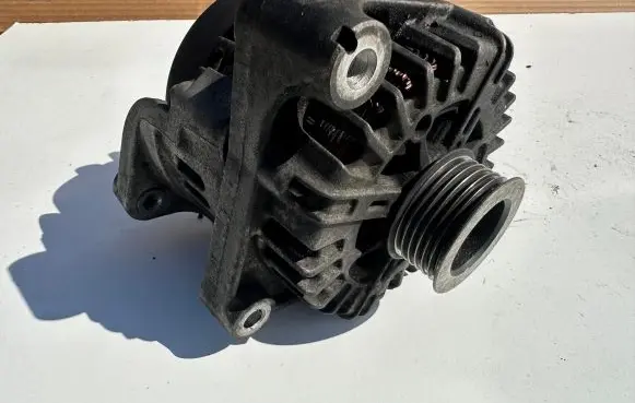 BMW 5 F10 F11 Generator/alternator 7802261 FG18S019 2543461C