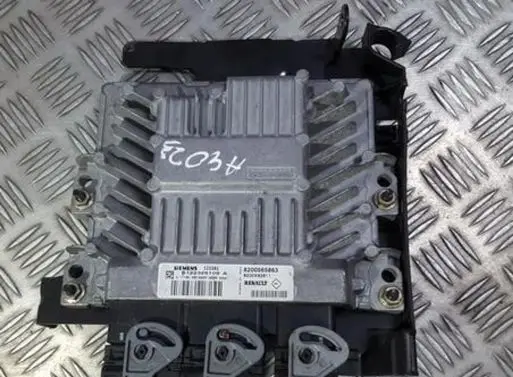 Renault Megane II Engine control unit/module 8200565863 8200592611