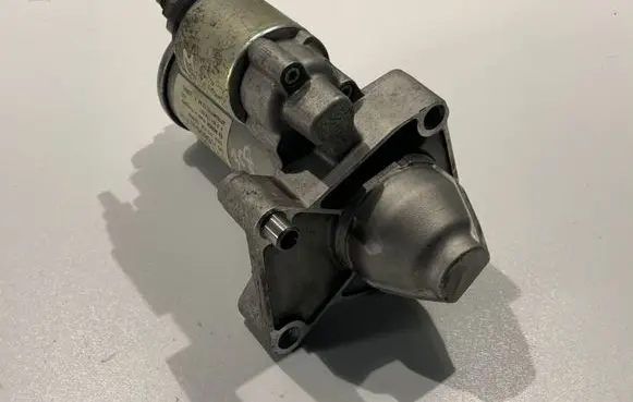 Peugeot 308 Starter motor 9675660680 0001174601