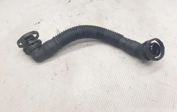 Volkswagen PASSAT B7 Breather hose/pipe 03L103493AE
