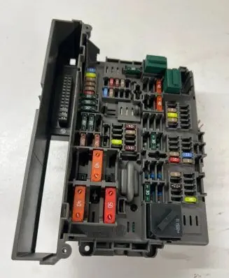 BMW 1 E81 E87 Fuse module 9119446