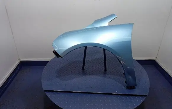 Mitsubishi Grandis Fender