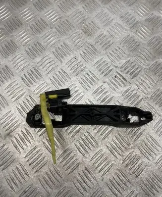 Rear door exterior handle/bracket
