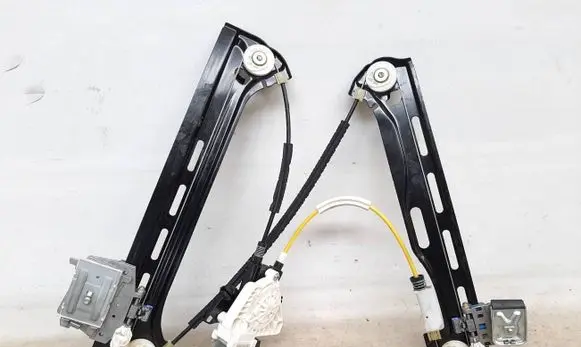 Mercedes-Benz CLS C218 AMG Rear door window regulator motor A2078200542