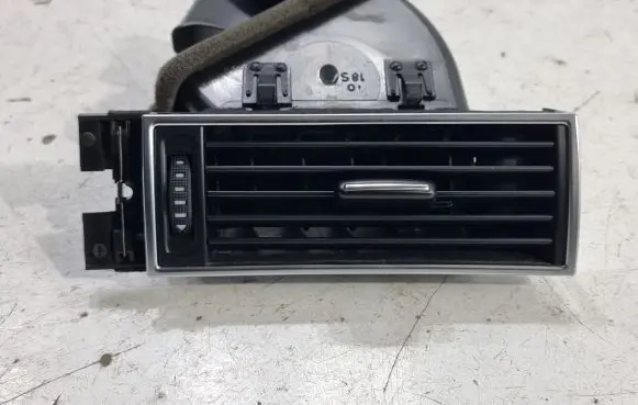 Audi A6 S6 C6 4F Dashboard side air vent grill/cover trim 4F1820902D