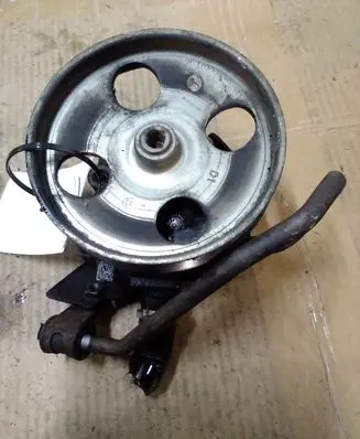 Peugeot Partner Power steering pump 9637000880