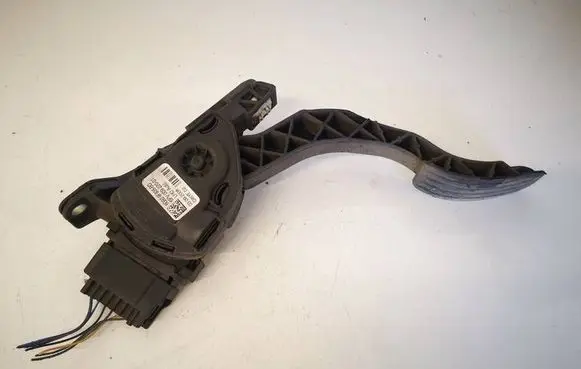 Volvo V70 Accelerator throttle pedal 6G929F836BD