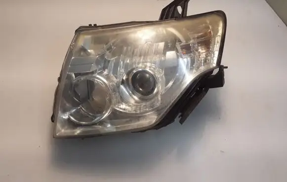 Mitsubishi Pajero Headlight/headlamp 8301A345