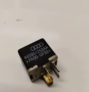 Volkswagen PASSAT B5 Other relay 443951253AA