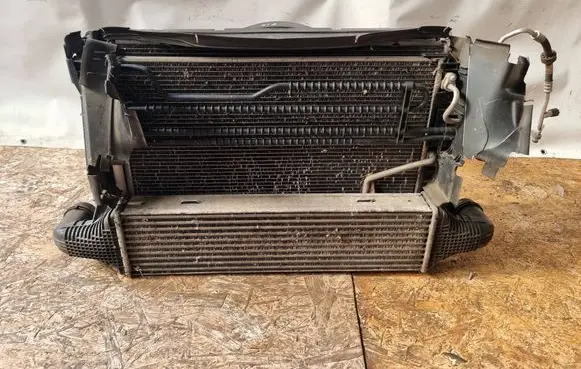 Mercedes-Benz E W212 Radiator set A2045000755