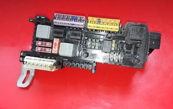 Mercedes-Benz C W204 Fuse module 748038 1718783 017187811E
