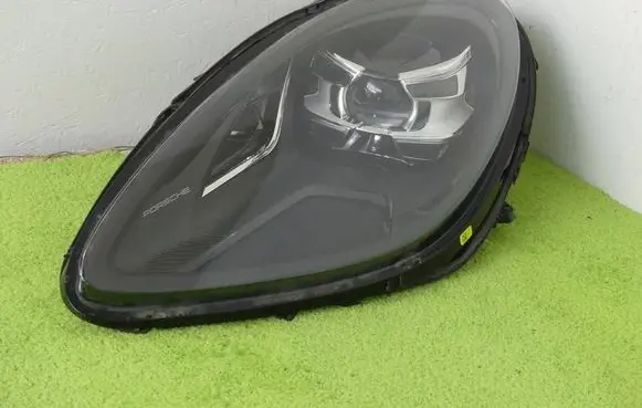 Porsche Macan (95B) Headlight/headlamp 95B941009AP