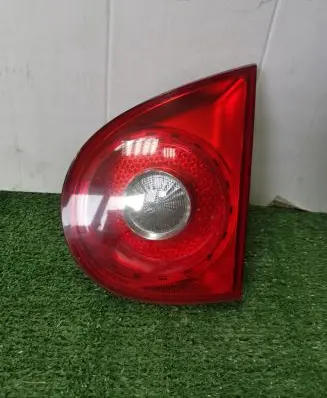 Tailgate rear/tail lights