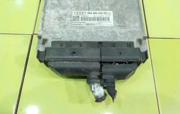 Land Rover Discovery Engine control unit/module 06AS06033PA