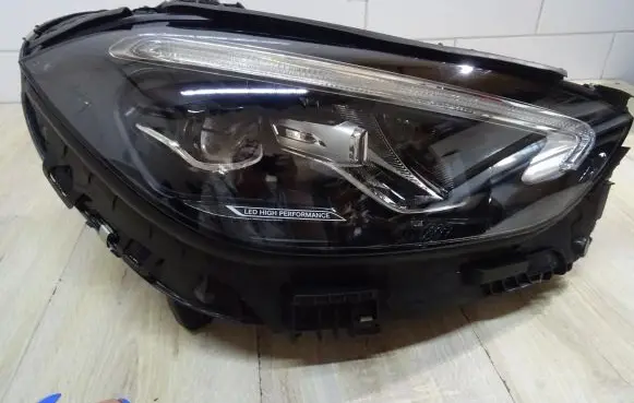 Mercedes-Benz C W205 Headlight/headlamp A2069067203