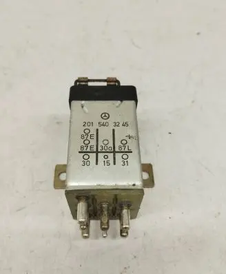 Mercedes-Benz SL R129 Other relay 2015403245 A2015403245