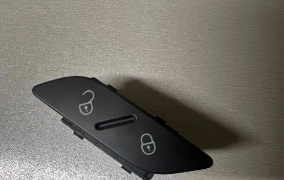 Volkswagen Golf VI Central locking switch button 5K0962126