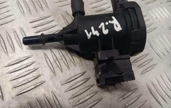 Mercedes-Benz SL R231 Engine mount vacuum valve A00014760532