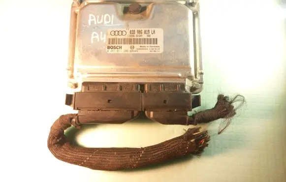 Audi A4 S4 B6 8E 8H Engine control unit/module 038906019LH 1039S05324