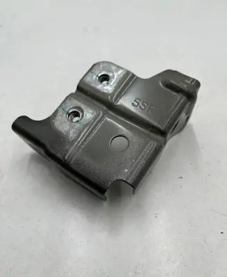 Nissan Leaf II (ZE1) Fender mounting bracket