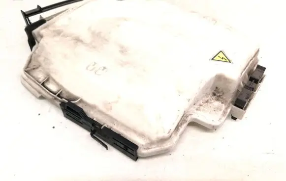 BMW 3 E90 E91 Fuse box cover 7544575