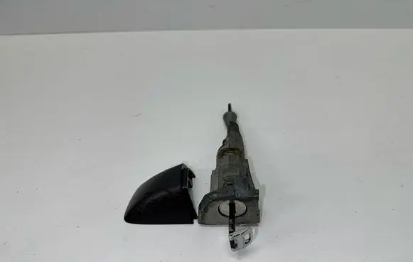 Volkswagen Touareg II Front door lock (next to the handle) 7P6837167 7P6837879