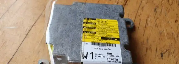Toyota Corolla E120 E130 Airbag control unit/module 211082108 8917002510