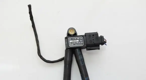 Toyota RAV 4 (XA20) Exhaust gas pressure sensor 0281006214 A6429050200