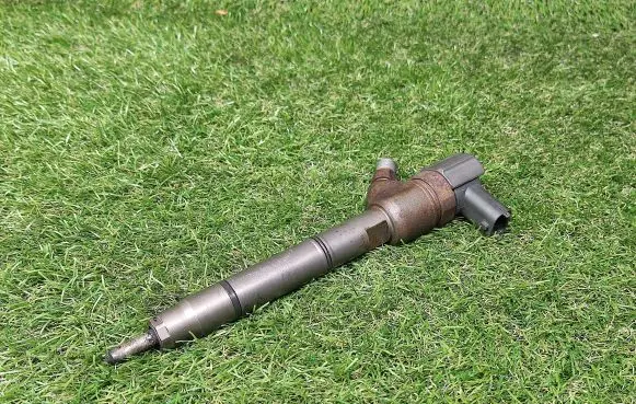 KIA Ceed Fuel injector 338002A400