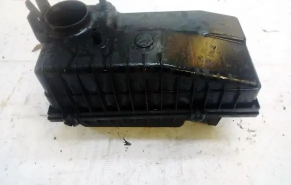 Peugeot 806 Air filter box 9638261880