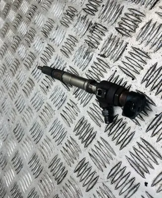 Volkswagen Golf Plus Fuel injector 03L130277B