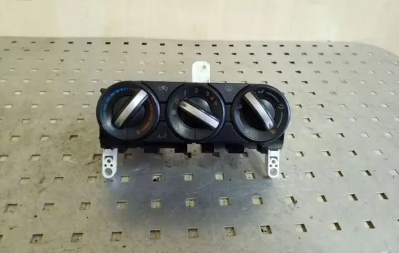 Nissan Qashqai Climate control unit