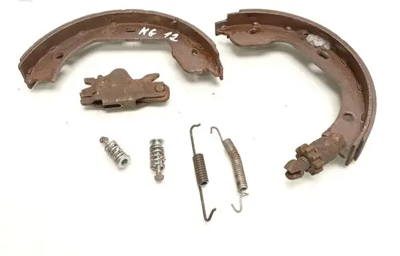 BMW X3 E83 Handbrake/parking brake pads 8098073
