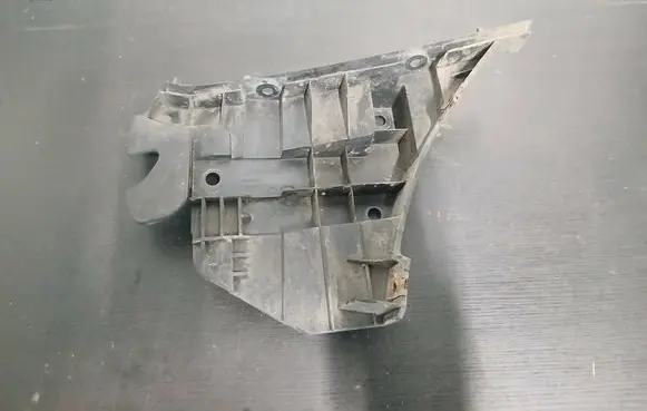 Volvo V70 Front bumper mounting bracket 31265344