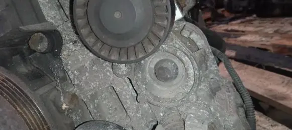 Volvo C30 Generator/alternator belt tensioner 