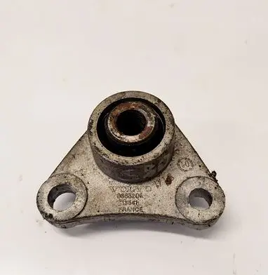 Volvo S60 Engine mount bracket 8666205