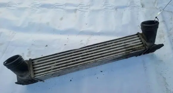 BMW 1 E81 E87 Intercooler radiator 3093796
