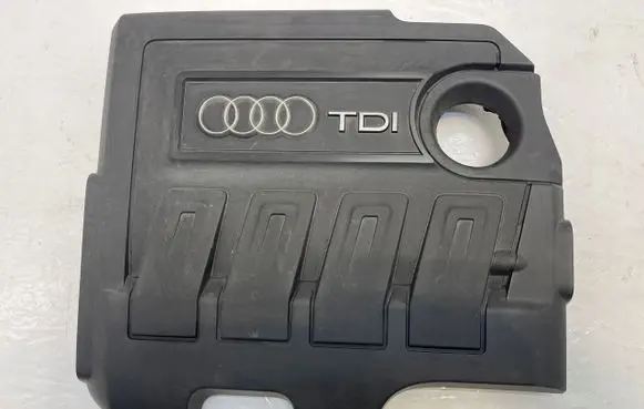 Volkswagen PASSAT B7 Engine cover (trim) 03L103925AT