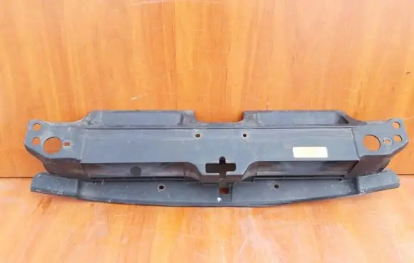 Engine bonnet/hood lock trim molding
